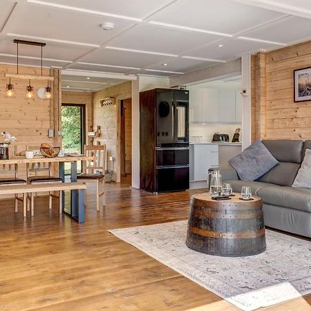 Buttercup Lodge Benson Екстериор снимка